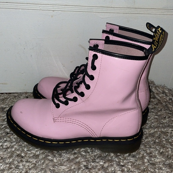 Dr. Martens Pink patent Lace Combat 1460 boots - Picture 2 of 12